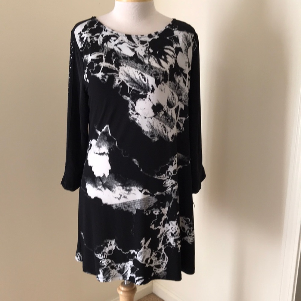 New! Style & Co large black combo printed embellished split sleeve dress.